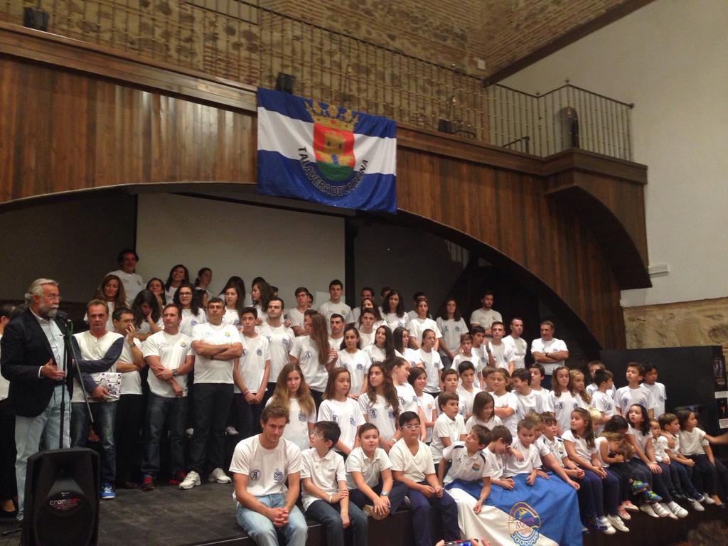jaime_ramost's tweet photo. Tenemos el futuro y los éxitos deportivos asegurados con estos magníficos nadadores de @Cn_aquis http://t.co/XQmW8ytR2i