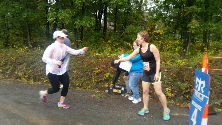 Lemonley's tweet photo. .@worstpace #4 @saradevine hands off to #5 @onetheycallamy #ragnardc #WorstPaceScenario http://t.co/o38JXWgGlP