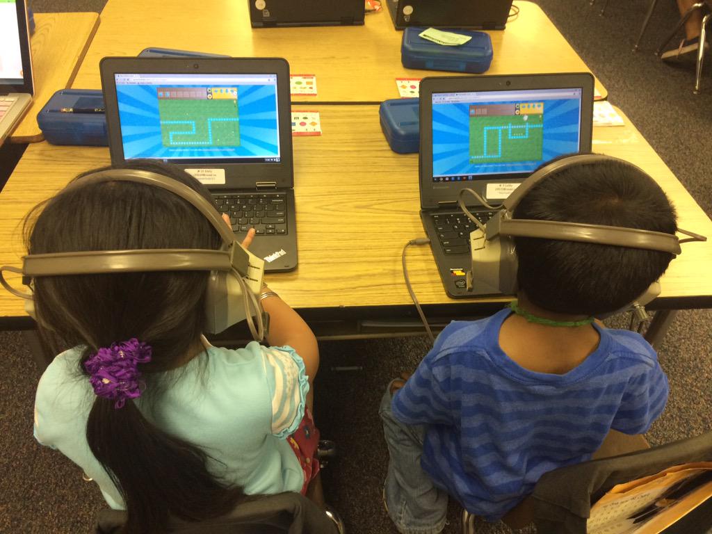 TeacherAlissa's tweet image. The beginnings of our coding adventures! #KindersCanCode @kodable @CajonValleyUSD @MagnoliaCVUSD @svehaug They 💛 it!