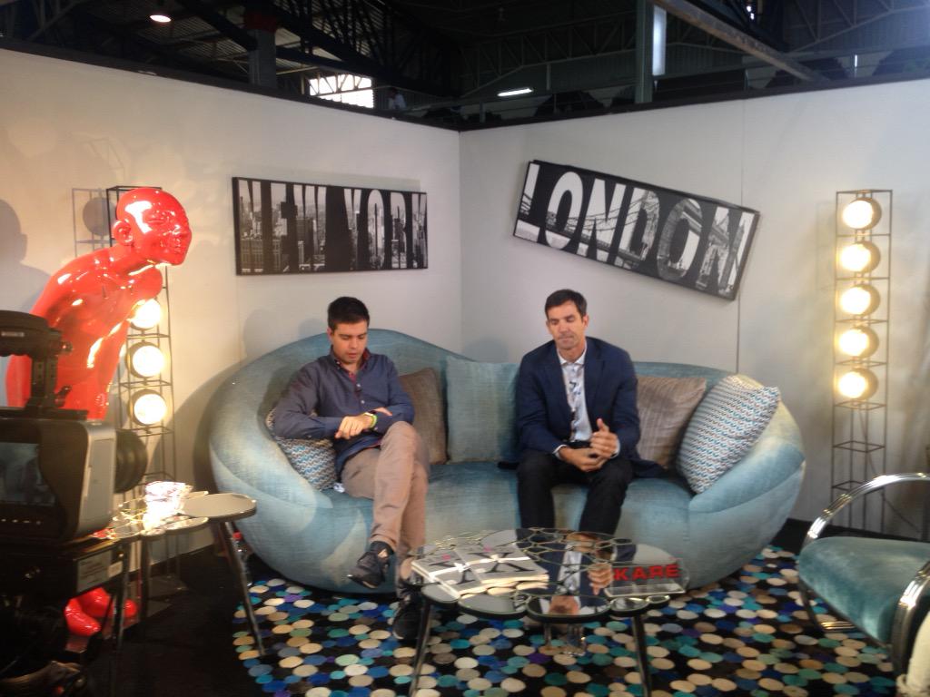 cpecuador's tweet photo. Pau García Milá y Salvador Montes se Oca en el set de #NumbersTV @Numbers_ec @MovistarEC @fundaciontef_ec @pau http://t.co/NYDmP0YyaQ