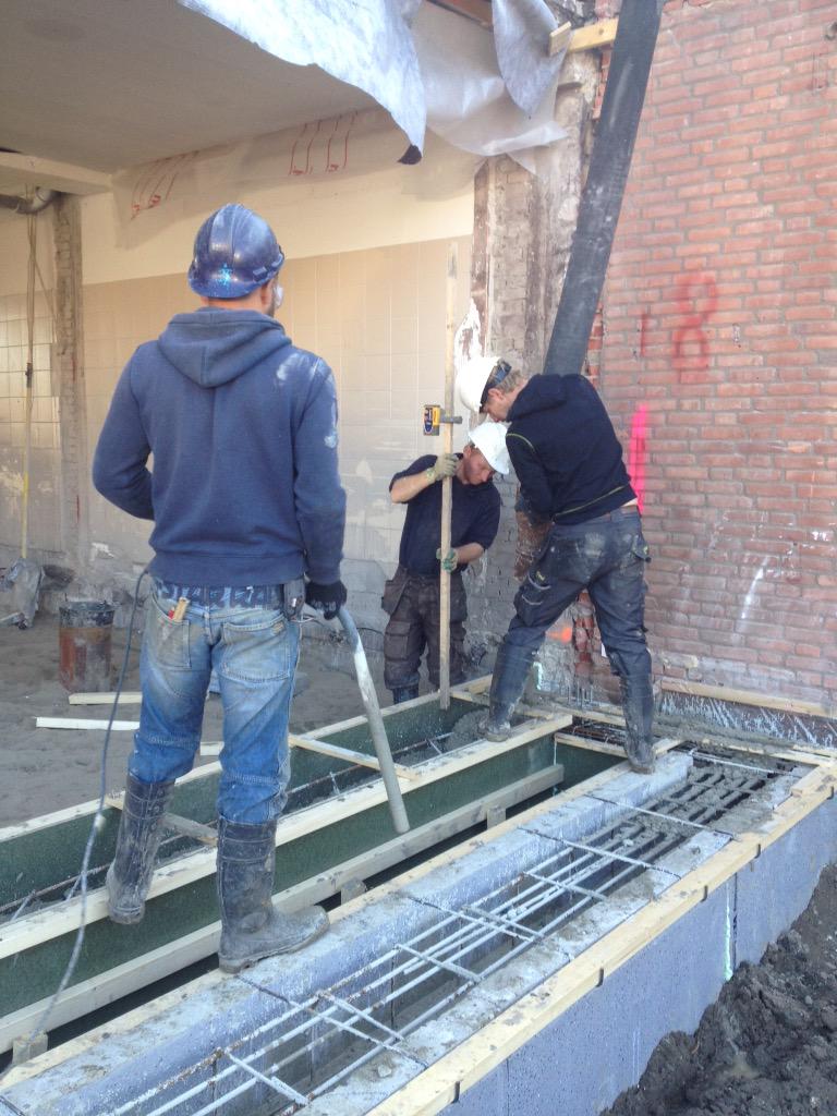 KBGprojecten's tweet image. Funderingsbalken zijn gestort! Aanstaande dinsdag wordt de staalconstructie geplaatst. #Zwijndrecht