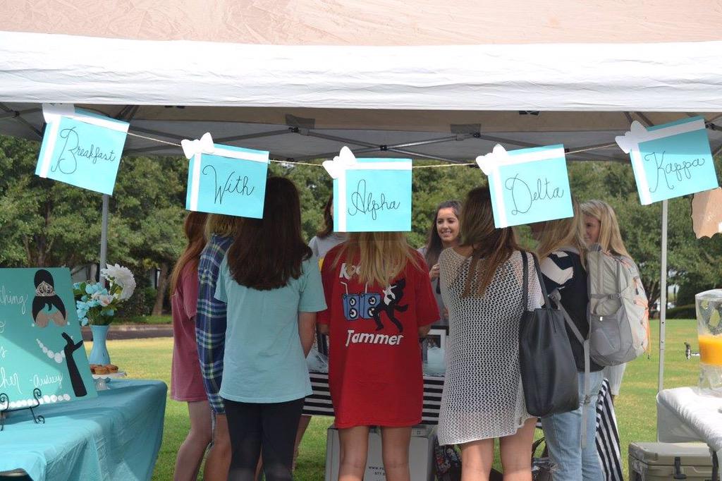 AlphaDeltaKappa's tweet photo. We LOVED getting to hangout with all of you for breakfast yesterday! We can't wait for rush week!! #rushADK 💙🌻🔑 http://t.co/Vz4cVkN9Kd