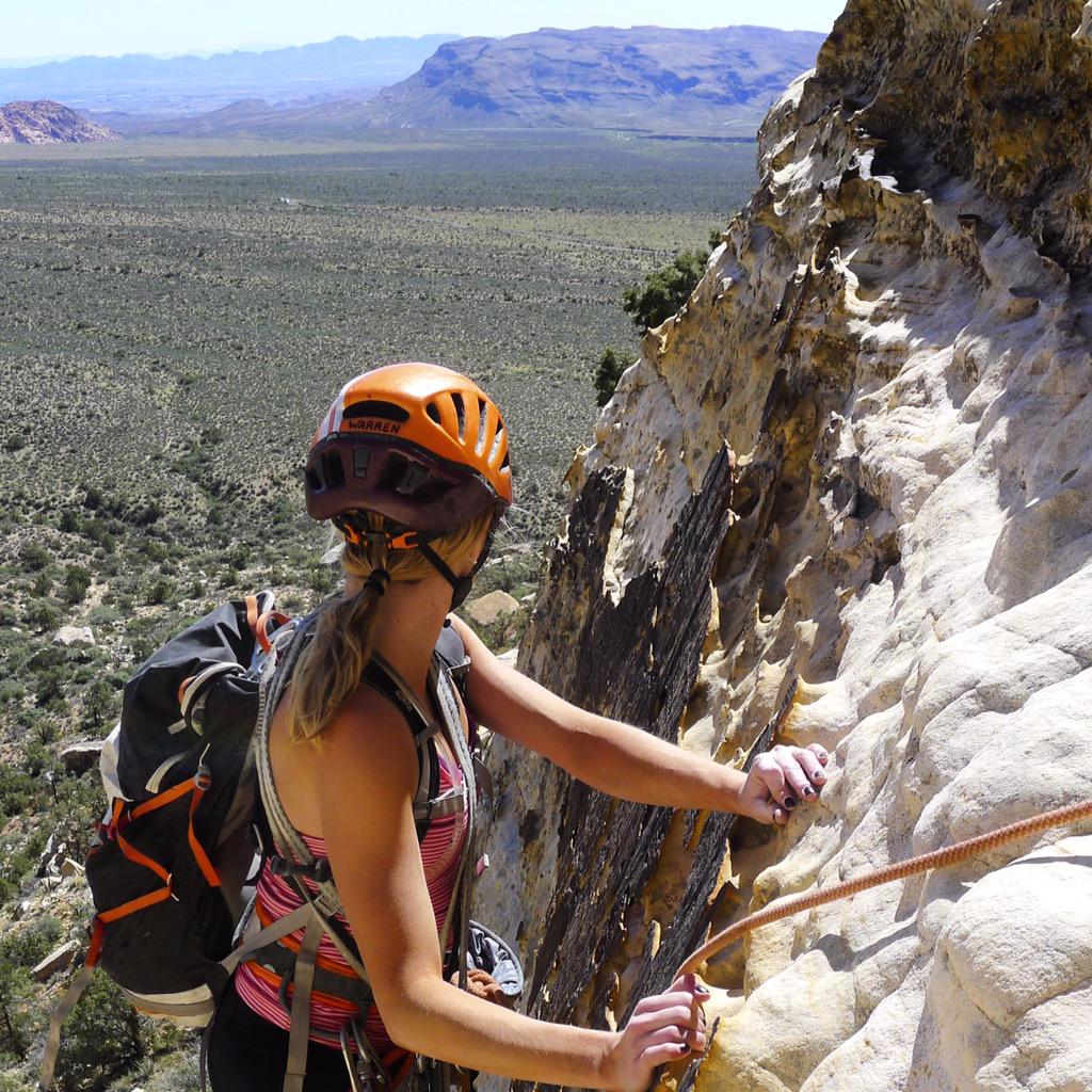 JHMtnGuides's tweet photo. The weather is perfect in the #redrockcanyon right now, get out now to climb with us #myjhmgstory #goclimbing http://t.co/dXbrQCIRhb