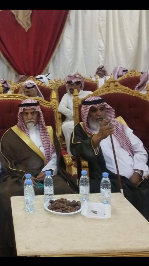AlBreak_0's tweet photo. قصيدة الشيخ : 
مناحي بن فاهد بن الرين بن سويلمة 
بمناسبة نجاح ملتقى قبيلة آل بريك بضيافة 
الحراملة الكرام . http://t.co/Ui8NhFvFjg