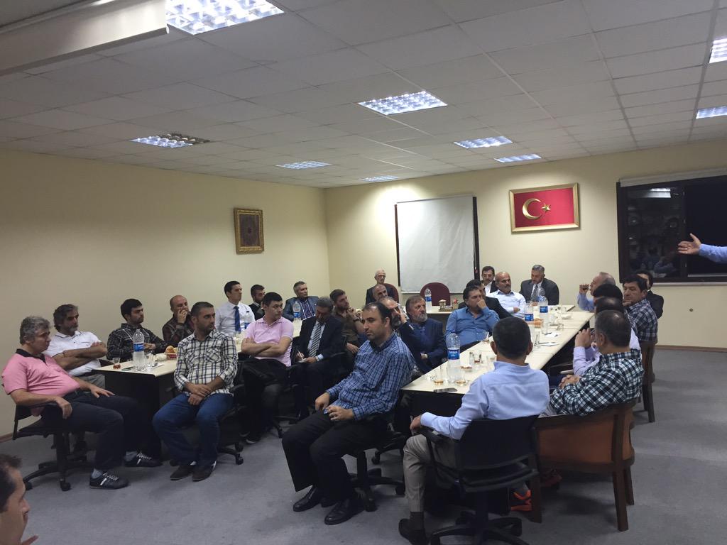 idrisgulluce's tweet photo. "Üsküdar Sohbetleri"nin bu ay konuğu Prof Dr İsmail Coşkun'du. "Türk Modernleşme Tarihi"konusunu dinledik. http://t.co/FVj9M4NFME
