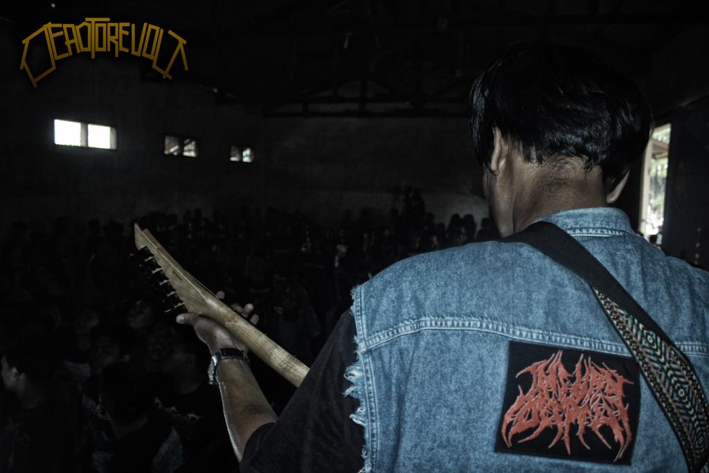 D.T.R (@deadtorevolt) on Twitter photo  D.T.R (@deadtorevolt) on Twitter photo