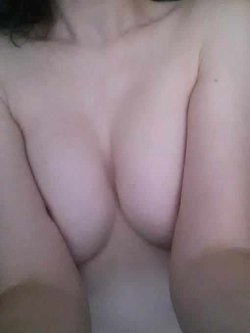 Morning.  Boobs http://t.co/sB16krzOnv<a href="/tag/kaiser"class="tags"><span>#kaiser</span></a><a href="/tag/moderna"class="tags"><span>#moderna</span></a><a href="/tag/onedownonetogo"class="tags"><span>#onedownonetogo</span></a>