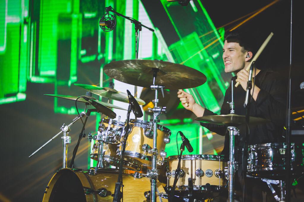 planetshakers tweet picture
