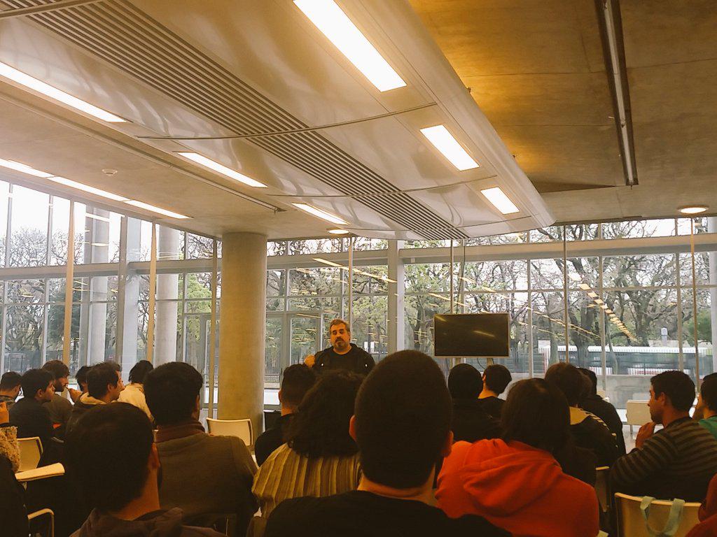 La segunda charla a cargo del crack <a href="/EAgatiello/">Esteban Agatiello</a> hablando de derechos de autor de la música
