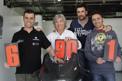 g3_motociclismo's tweet photo. #HistóricosF9 La familia Nieto, unida por una misma pasión. Fonsi, Ángel, Gelete y Pablo posando con sus victorias. http://t.co/FB3HaAj2JR