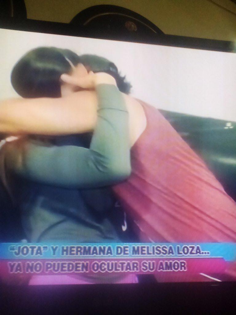 ruggarentina_'s tweet photo. @LozaMelissa ya tienes cuΓ±adito Diosaππ @VTefaLoza @josebenzcarpena La Babydiosa y Jota πPuro Amor π#Benzloza π http://t.co/Q4RzGzEDUM