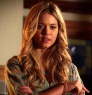 sqnewsupdates's tweet photo. 1988 - Heather Chandler
2004 - Regina George 
2010 - Alison DiLaurentis 
2015 - Chanel Oberlin
#ScreamQueens 💅🏼🔪💋👀🔪 http://t.co/qge569ASbs