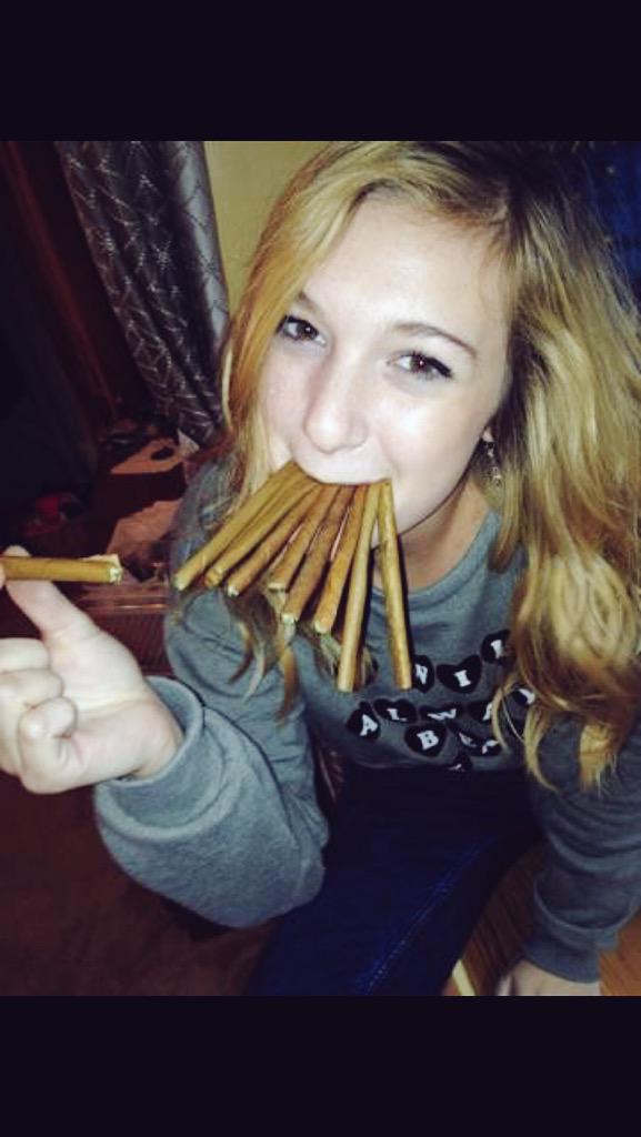 baby_liv's tweet photo. 😋🎉 http://t.co/sH3A0G6dax