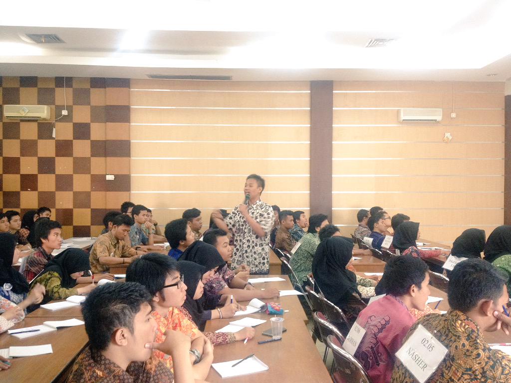 LKMMD FT UNDIP 2015 tweet media