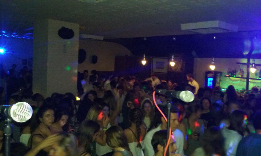 Todo es mucho más fácil con vosotros... ¡GRACIAS, GRACIAS Y GRACIAS.! Que no decaiga esto oigaaaaaa