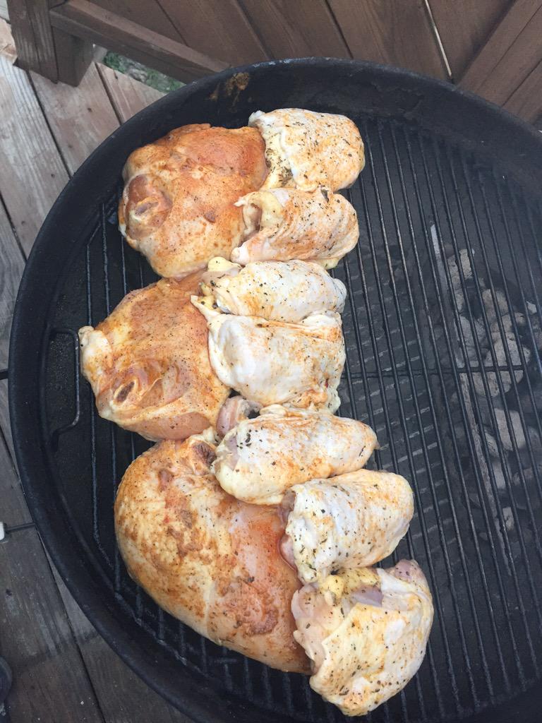 SMOKERING24's tweet photo. Thanks @jpnicolosi for coming over on my #birthday for a lil #BBQ action.
#HarvestMoon #Sunday9/27/77 http://t.co/yWjmW334Zj