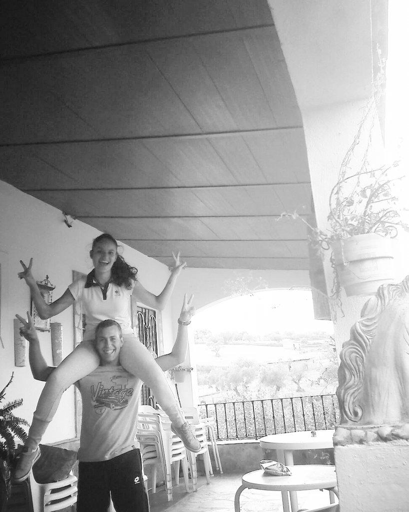 19Kiky's tweet photo. Nos espera otro buen finde!!!! ✌👏🙌👫❤😍 http://t.co/JfOfMcADyn