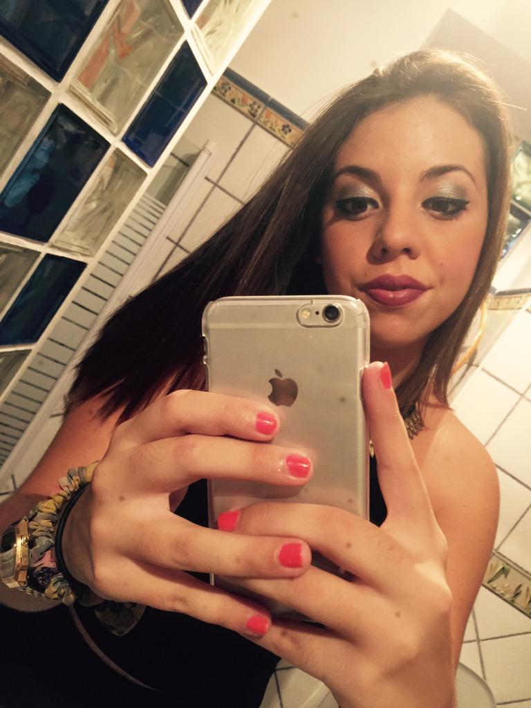 saritamartin95's tweet photo. #NosVamos #Malavida #Marbella #Reservao #Niñas @Malavidamarbell http://t.co/dB3qWrG8Xm