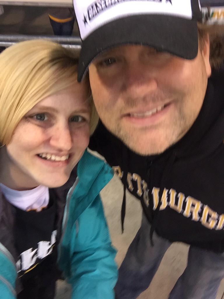 AnnietheNickKid's tweet photo. At @Pirates game with my bro @ezlenk #pitdatastrongfan #BattlinBucs #bucsbooth http://t.co/mf9BlGUB4x