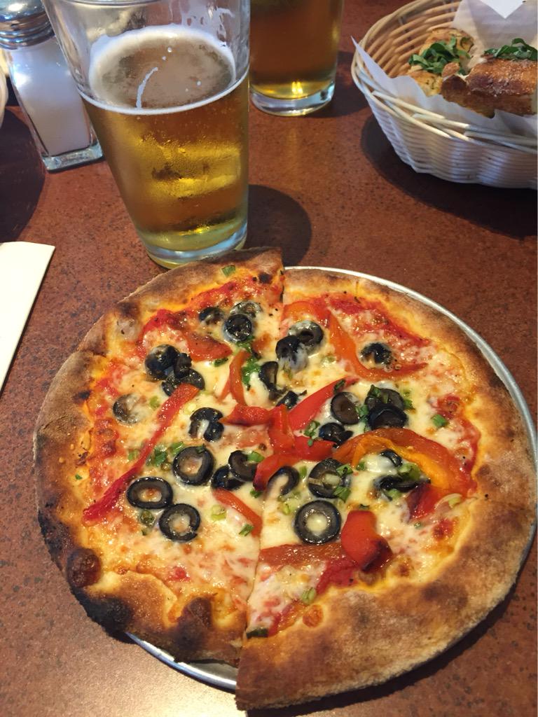MrsCecch's tweet photo. let's start this vacation off right! #amicispizza http://t.co/ONVZcFPa9y