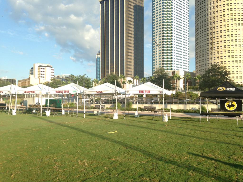 TDiaz_TBSC's tweet photo. Set up is under way @MyCurtisHixon. Gearing up for another great festival in @Tampasdowntown. Be there! #TBTasteFest http://t.co/IlRQLA0t5Z