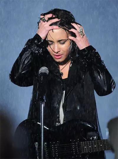 DemiCharmedLife's tweet image. Recovery Is Possible 💕💪🏼 
#WeAreProudOfYouDemi