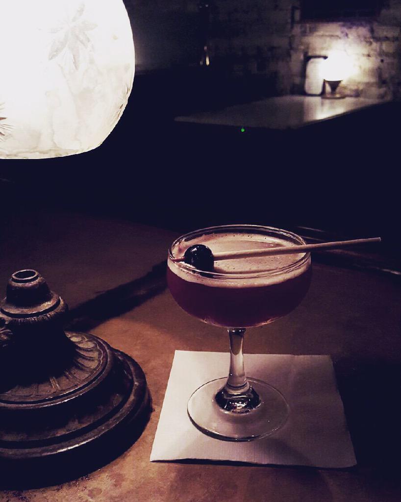 PowerHouseBarLA's tweet photo. Embrace your inner #DonDraper this weekend with our @SazeracRye #Manhattan ($8). πΈπ #PowerHouseHH #CraftCocktails http://t.co/qfYgXTwRva