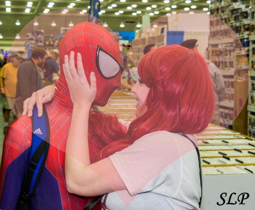 Two_Cams25's tweet photo. @TheRealStanLee, how long you think these lovebirds will stay together? #BaltimoreComicCon #SpiderMan #BCC15 http://t.co/rADRjCdFuK