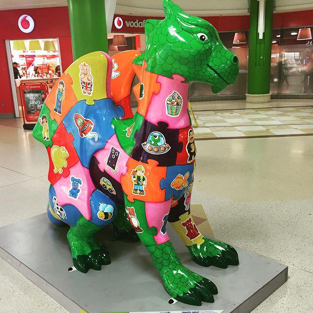 ChestnutStGiles's tweet photo. An amazing charity auction. Cannot wait to welcome our fabulous new #gogodragons..Snap! @missaprilnash @OrchardToys http://t.co/LPr9awptp8