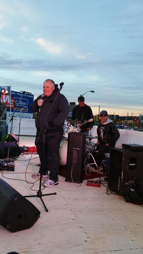 TorontoRobFord's tweet photo. I love you #Toronto! #FordFest2015 http://t.co/F0kdf7RBkL