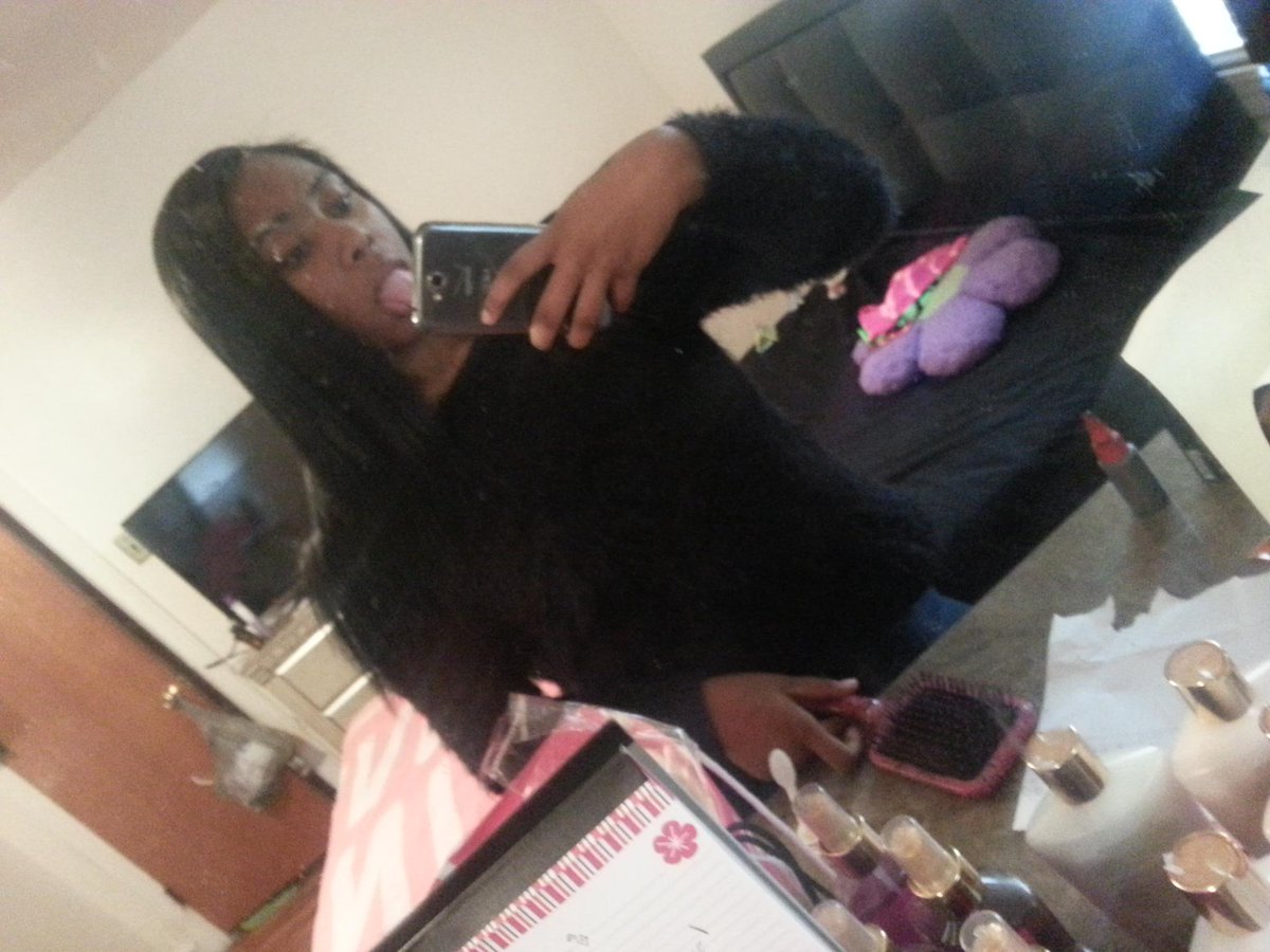 __ebangaa's tweet image. Fave Here 👯