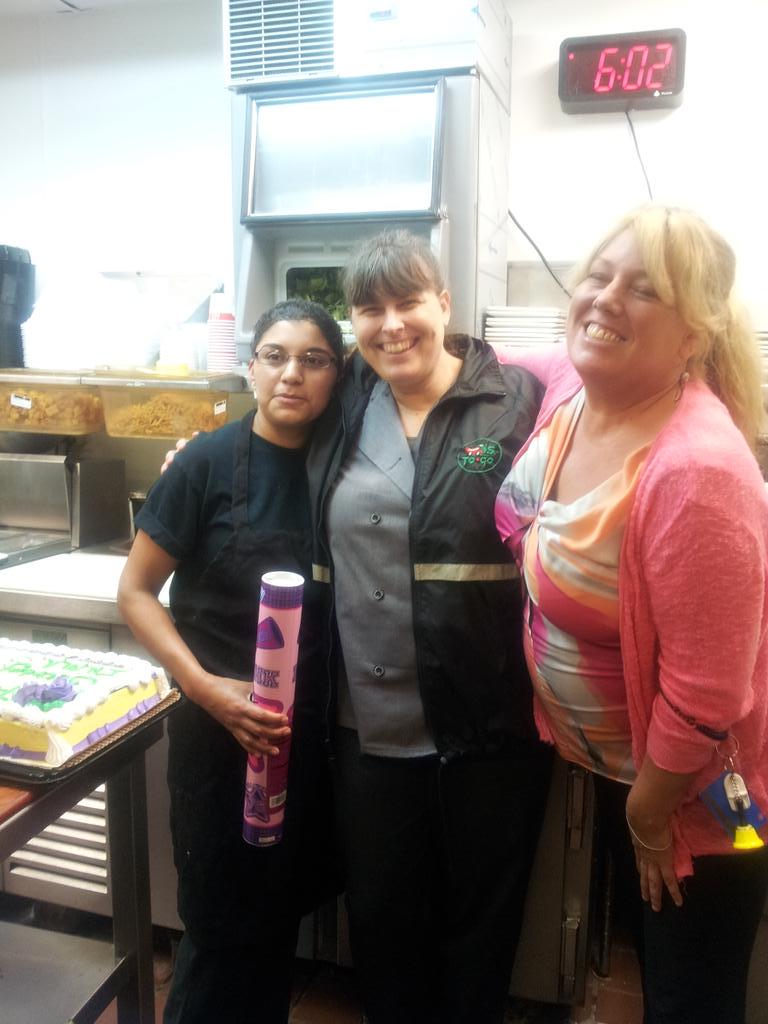 lblemonhead's tweet photo. Making @alfadisco25 feel special #chilislove  @irishpete645 @noelnoel77@1987brendita @jeannewilliams3 @mcbride19018 http://t.co/mhXlYiUDVh