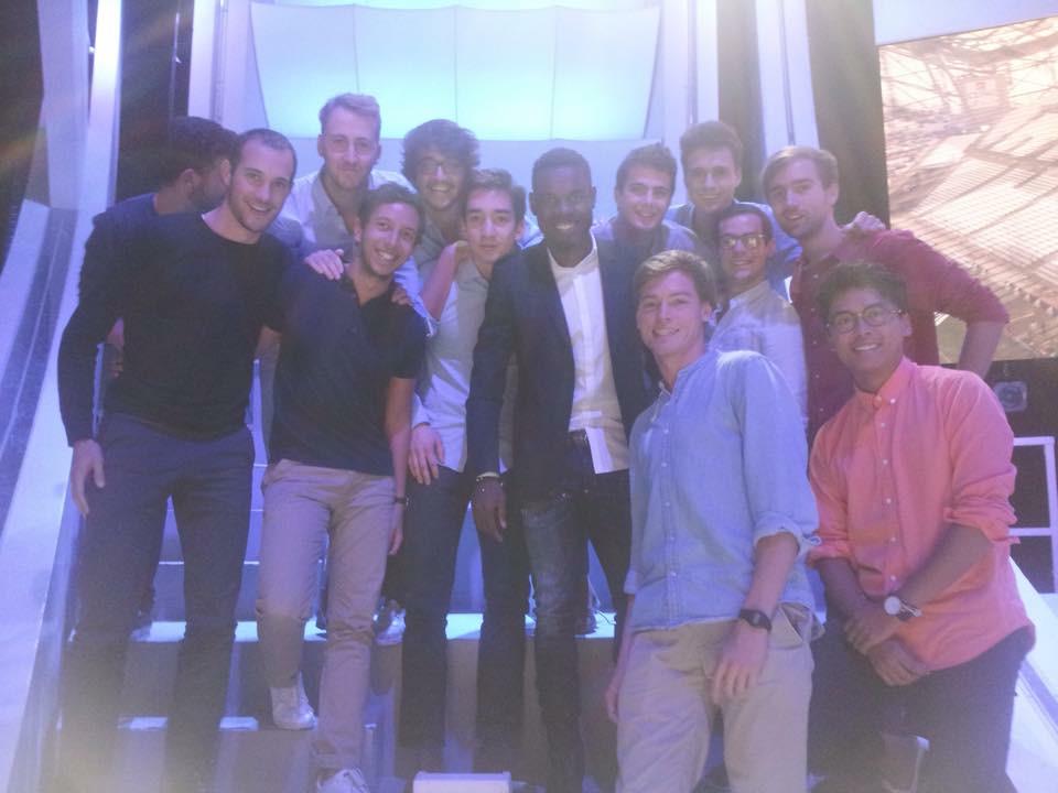 <a href="/lePetitPaume/">Le Petit Paumé</a> avec l'OL !!
<a href="/henribedimo/">henri bedimo</a> #OL