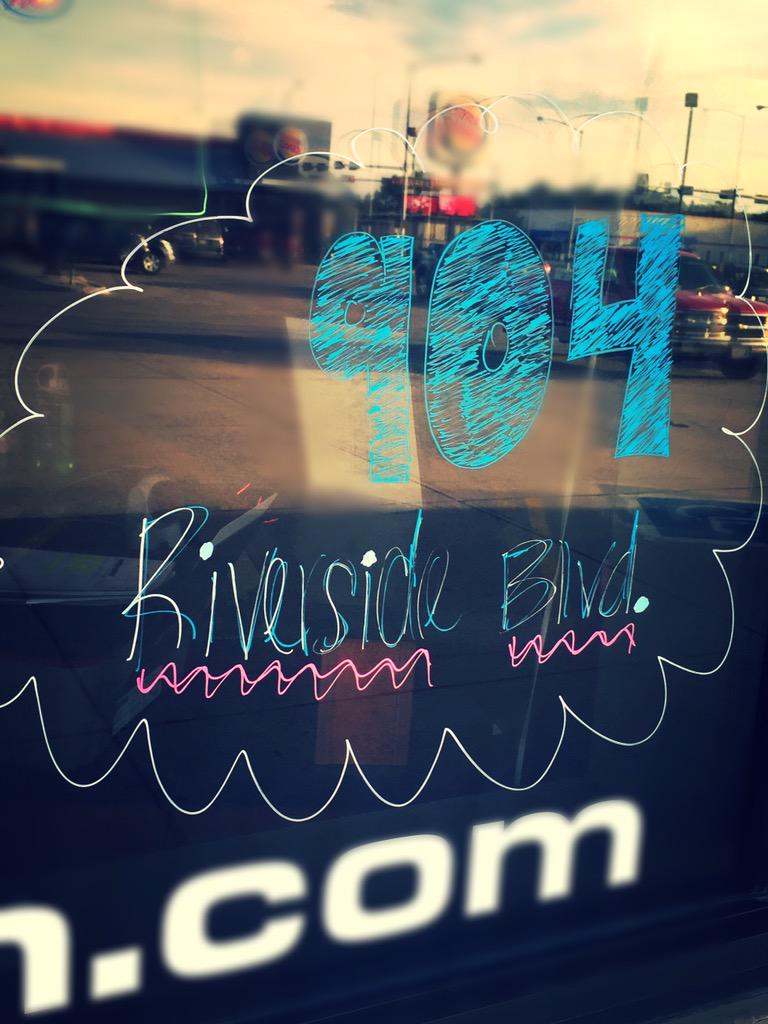 VelocityNorfolk's tweet photo. We are officially 🎈ALMOST🎈moved.. Come visit us on Monday!!☀️🎀✨ http://t.co/tc4Vr5JZCt