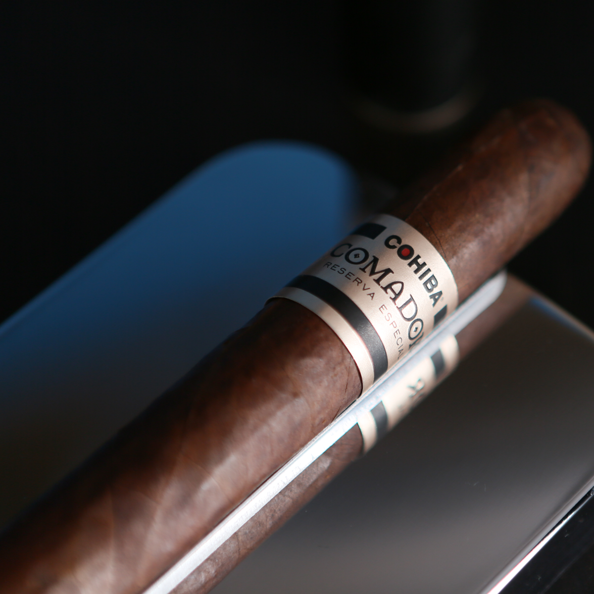 ComadorCigar's tweet photo. A #cigar that stands alone.

#Comador http://t.co/TsSfy27GUD