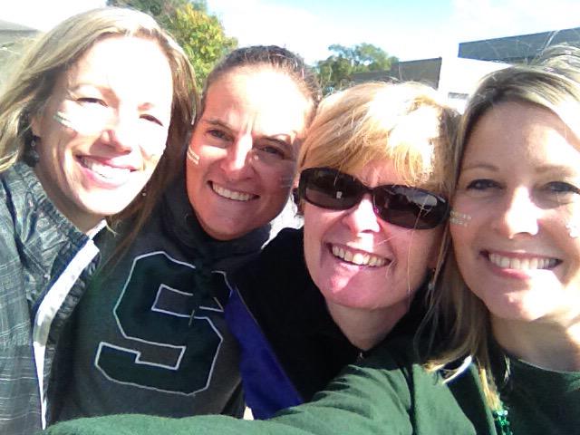 belee3's tweet photo. @SpartansAtMTS  Teachers showing spartan pride http://t.co/Z2t6XFlZv5
