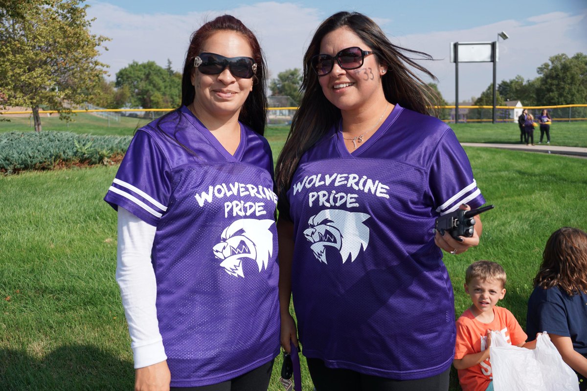 MapletonSchools's tweet photo. Friday Night Lights in Mapleton! Kickoff @ 7! #WolverinePride #MapletonPublicSchools #Homecoming2015 http://t.co/iMiIyLxHT3