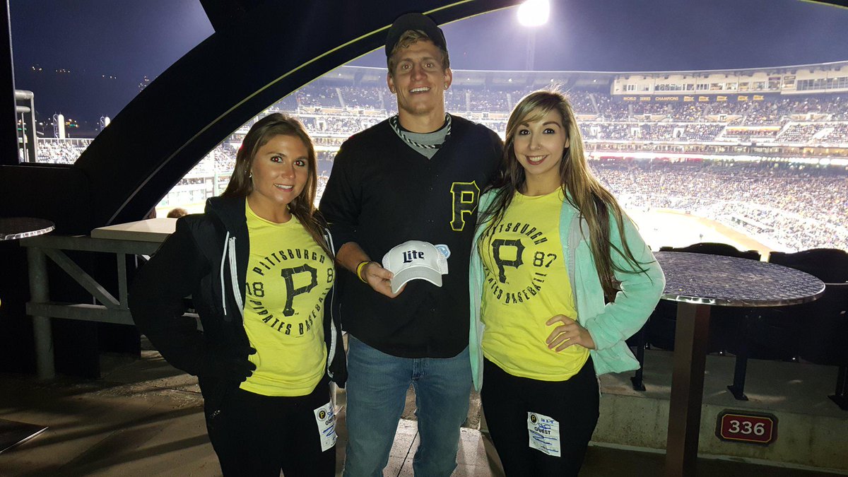 thePGHSNOW's tweet photo. @M2Third @MillerLite @Pirates #Buccosdeck #itsmilertime #Buctober #GoBucs http://t.co/IXicH0krx4