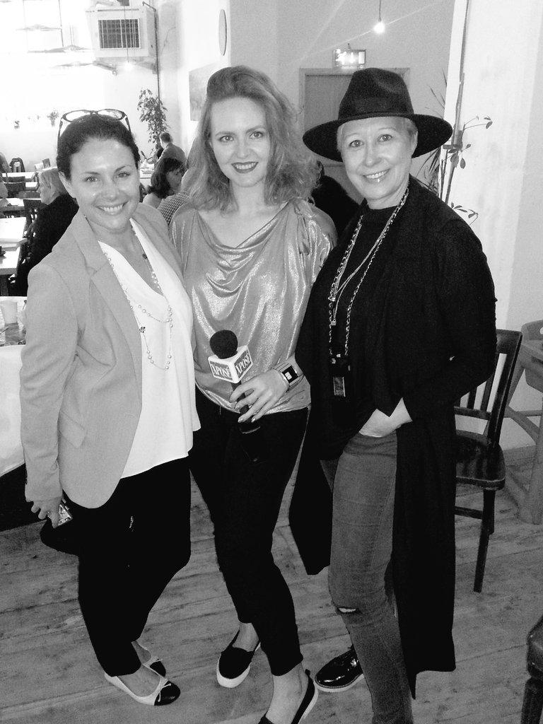 byKarenForde's tweet image. .@simplybeireland looks we modelled2day @LisaCannonXpose 70's B+W #logotype @stylegodezz @armodelagency @Lena0488 ☆←