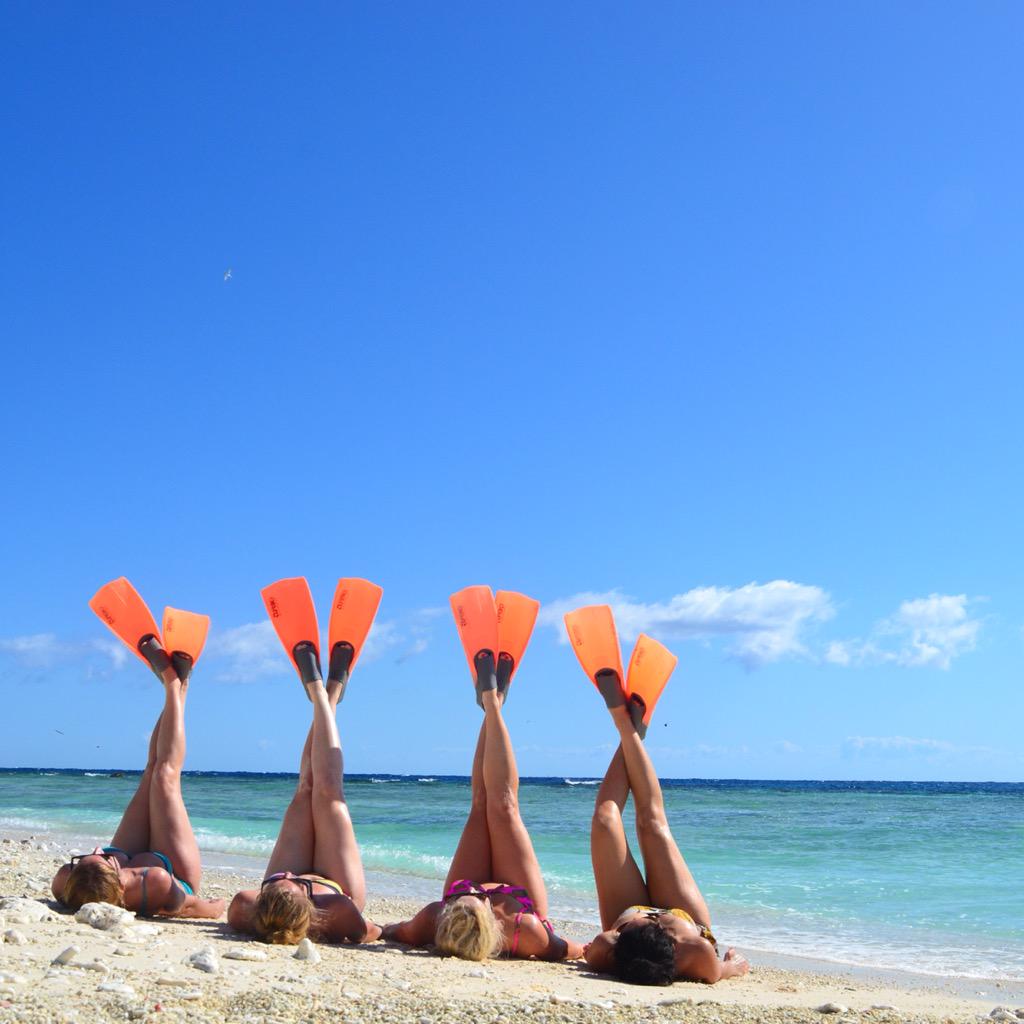 deegregoree's tweet photo. Lazing on @LadyElliotGBR, someone's gotta do it! #thisisqueensland #southerngreatbarrierreef http://t.co/bG8xJYlF2s