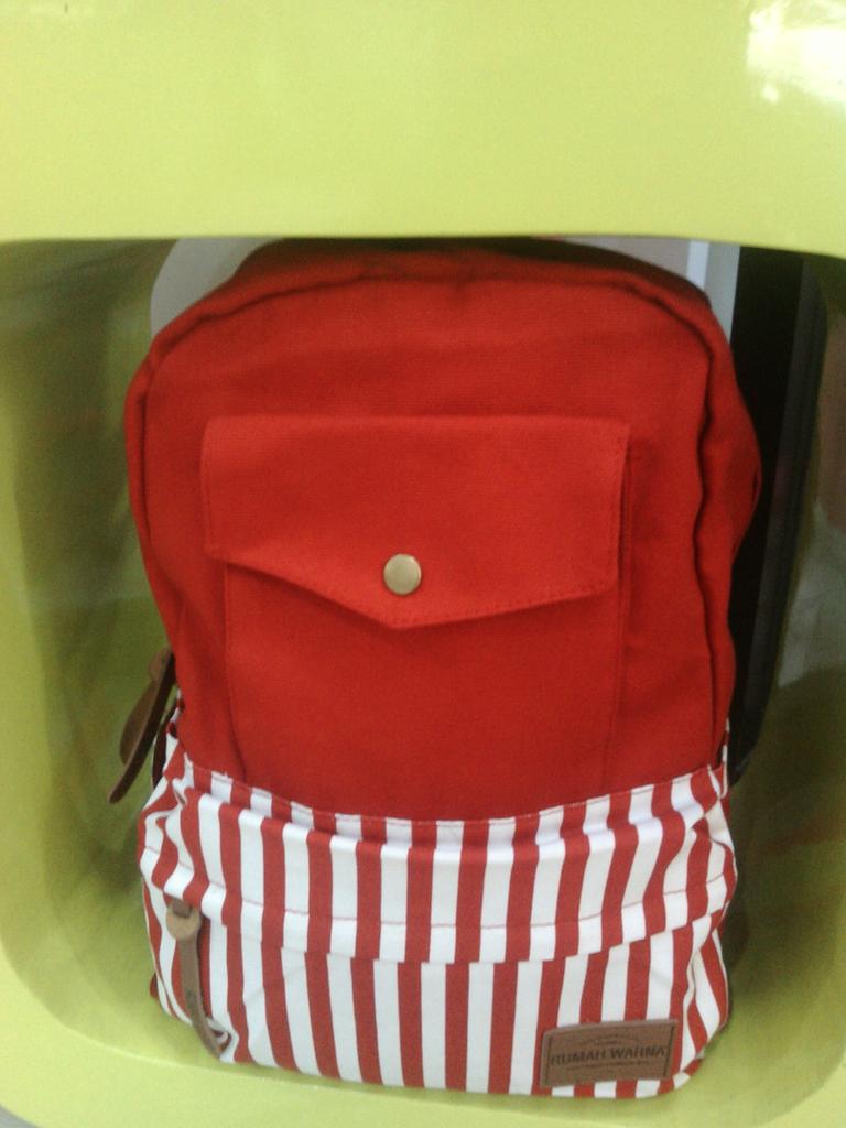 Hay RW lovers ada tas yg cntik loo tas ALMA msih ada warna lain jg hargax cmn Rp: 270.000