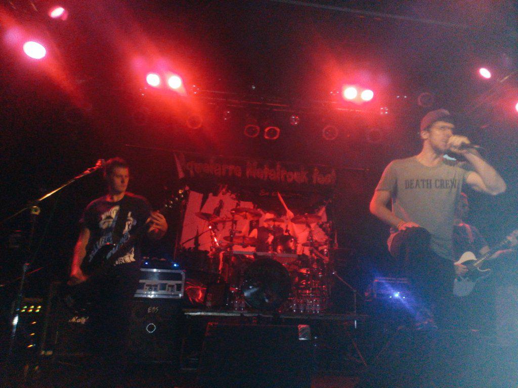 NuevaMetal's tweet image. @dremenuart  haciéndolo todo polvo!!