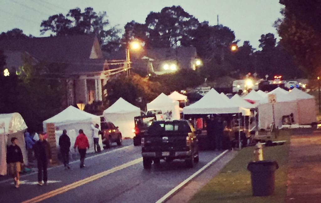 We're getting ready for a FANTASTIC #CrabappleFest tomorrow! Come out &amp; join us from 10-5! #4theloveofmilton