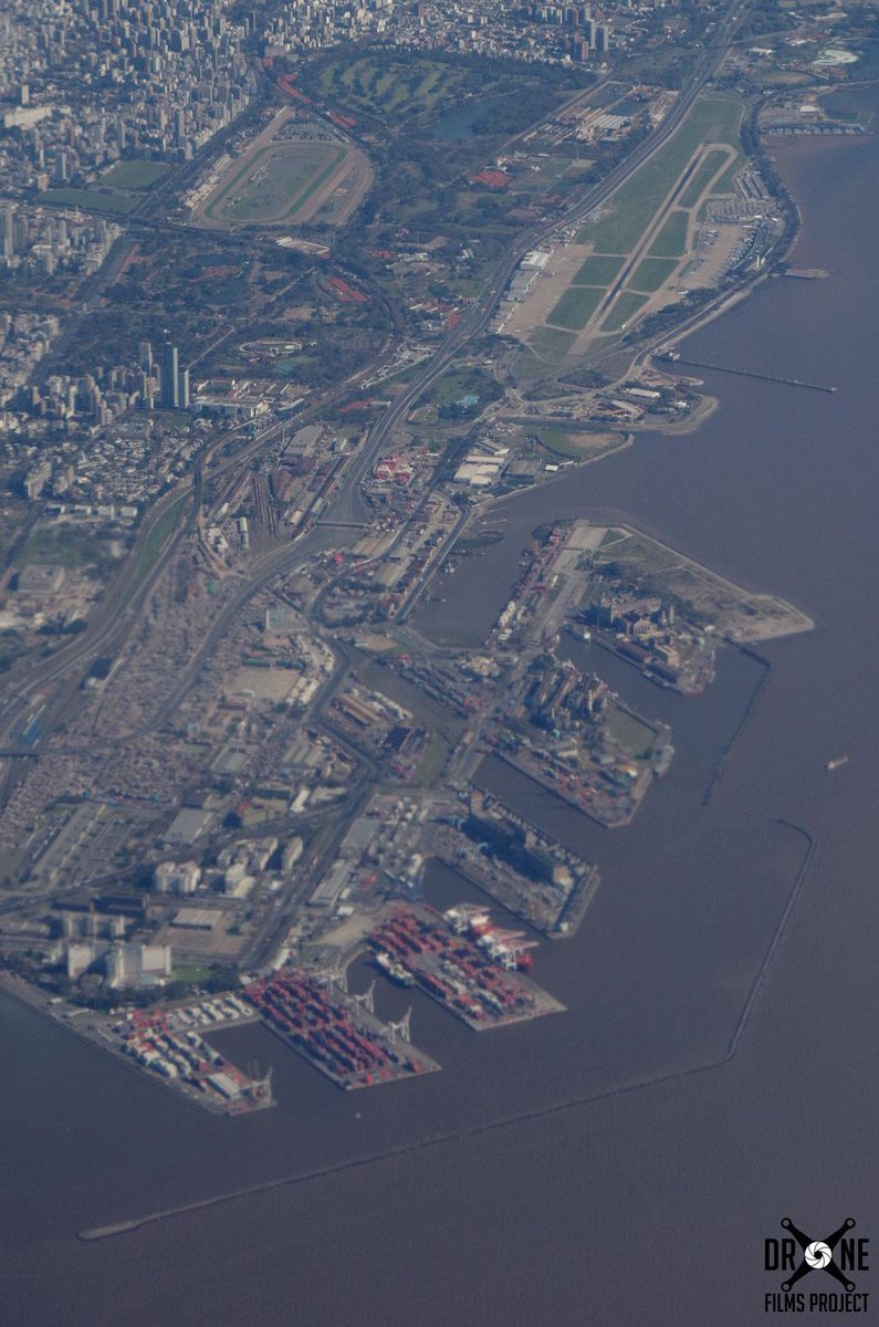 dronefp's tweet photo. #Puerto #aeroparque
@buenosaires #argentina
#seaportliving #airports
#Pilots #HighFromAbove http://t.co/l0VURPZdiN
