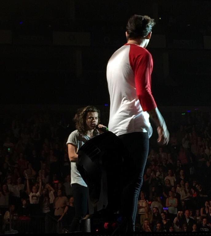 WhyLarryIsReal's tweet photo. ok alright http://t.co/eSdOTIYFnm