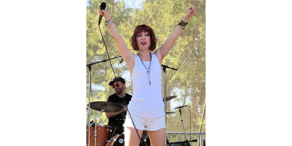 jamesdamnbrown's tweet photo. Sister Sparrow @Sister_Sparrow performing at Hardly Strictly Bluegrass #HSB15 on Friday. http://t.co/C6gCYj9wCN http://t.co/lVW80wrnia
