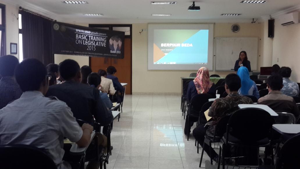 bpmfkunud's tweet photo. [UPDATE] Hari ini sedang berlangsung BATTLE 2015 di ruang kuliah 3.01 FK Unud
Semangat peserta dan panitia!💪💪💪 http://t.co/GJLItEOLfk
