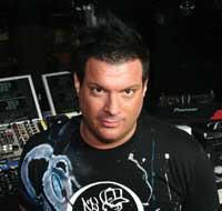 SOUNDFACTORYNY1's tweet photo. Who this guy that play in 618 w 46st. What he's name???   Let see if u a real sound factory. Fan http://t.co/0SY9yoX8Xq