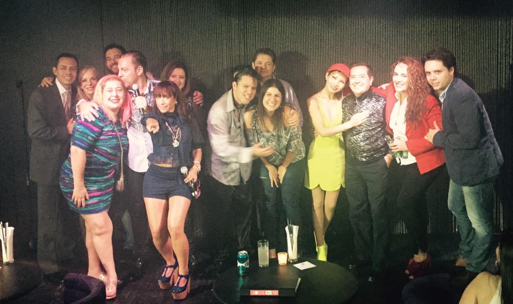 Fatcrow_antara's tweet photo. Así el ambiente en el mejor canta bar de la ciudad en @AntaraFashion http://t.co/EFtczN262Q