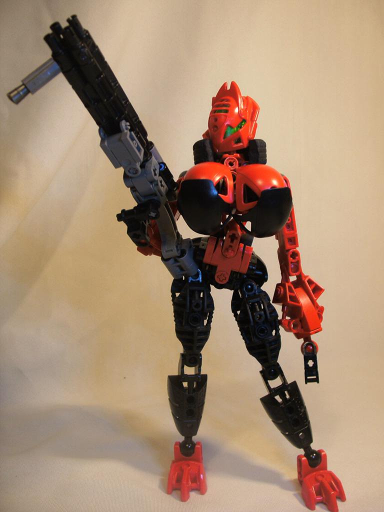 “this bionicle thicc as hell 😫😩🙌🏼👏🏼” .